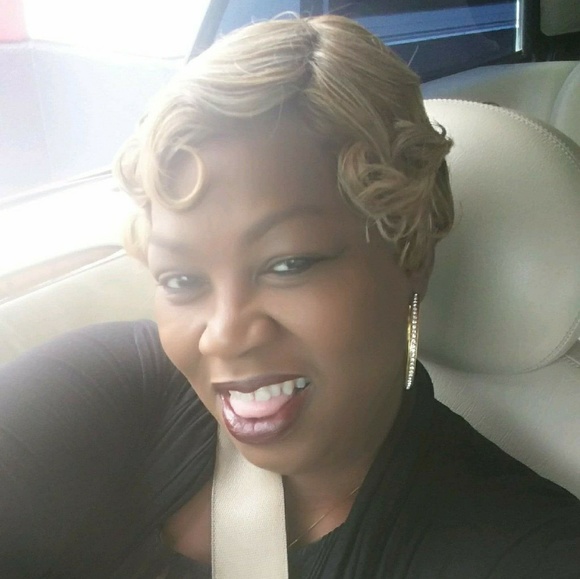 Meet your Posher, Ruth - Picture 1 of 1